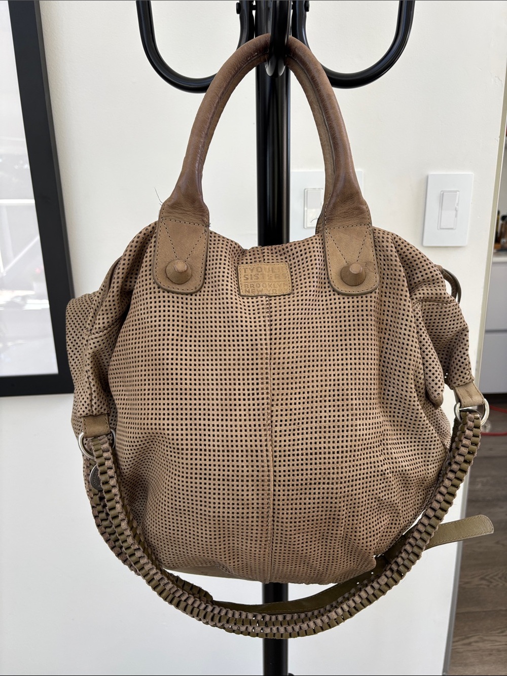 Tyoulip Sisters tote bag
